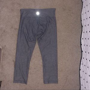 Lululemon crop leggings - size 6